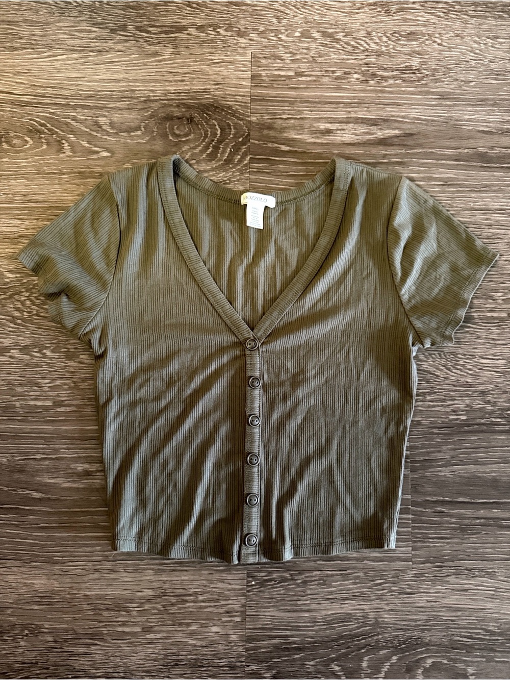 Bozzolo Olive Ribbed Button-Front Crop Top